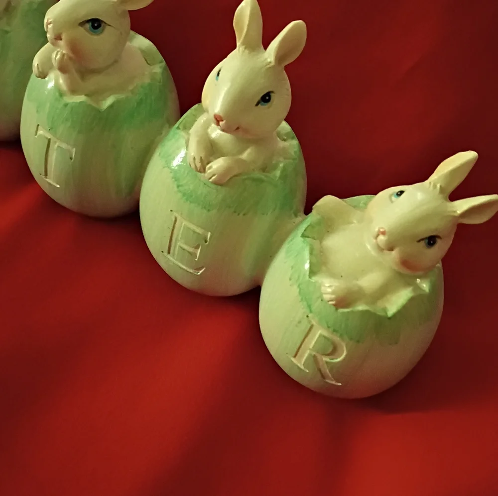 Collectibles🐇💚🐰 - Picture 3 of 10
